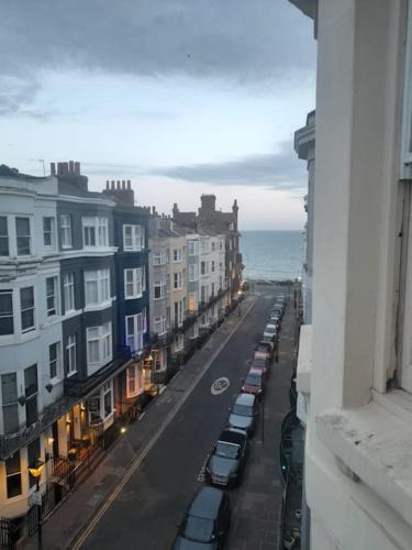 Cosy studio flat moments from the beach, Kemptown photo 10