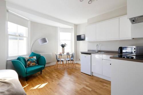 Cosy studio flat moments from the beach, Kemptown photo 15
