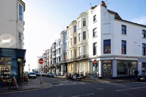 Cosy studio flat moments from the beach, Kemptown photo 7