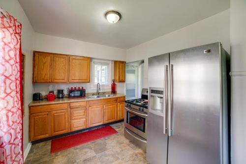 Gallery image of Gary Vacation Rental about 5 Mi to Lake Michigan! in Gary