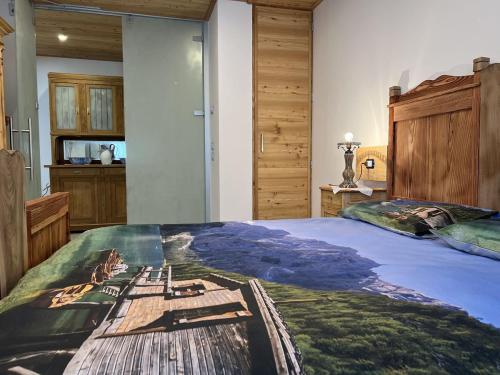 SUITE203にあるテレビまたはエンターテインメントセンター