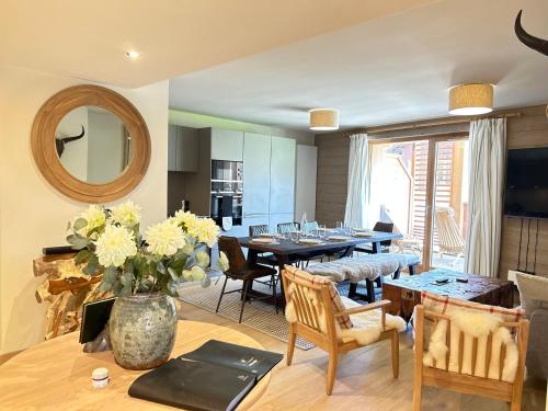 Appartement de Standing au Centre des Gets - 8 Couchages, Terrasse, Garage, Proche Pistes - FR-1-623-325