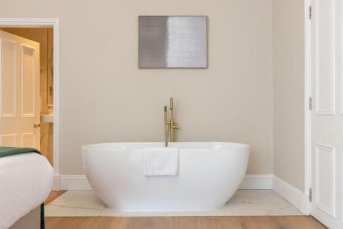 Dragon Suites Luxury Serviced Apartments at Walker Street photo 60
