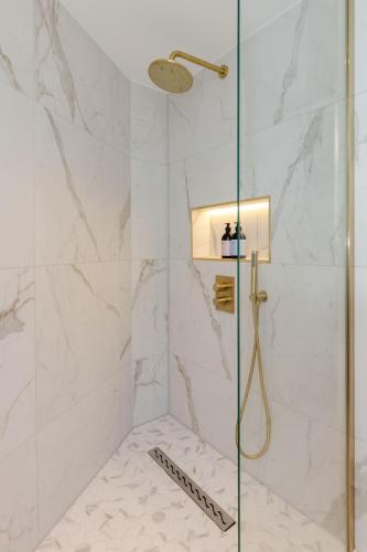Dragon Suites Luxury Serviced Apartments at Walker Street photo 63