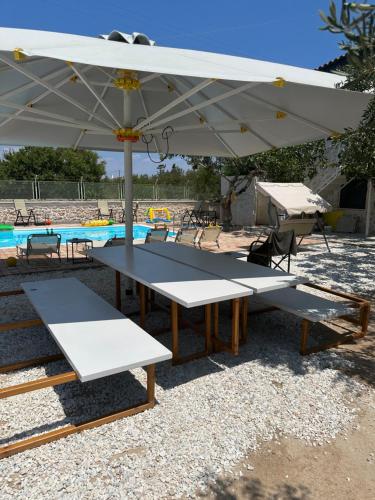 SolMar Aegina with private pool - jacuzziの敷地内または近くにあるプール