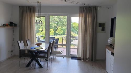 Balkón nebo terasa v ubytování Ferienwohnung Sonnenschein mit großem Balkon