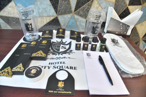 a table with a hotelasy square and aigilasyasyasyasyasyasy at City Square in Deoghar