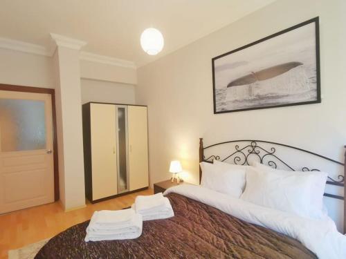 Postel nebo postele na pokoji v ubytování 2 bedroom apartment with balcony close to beach