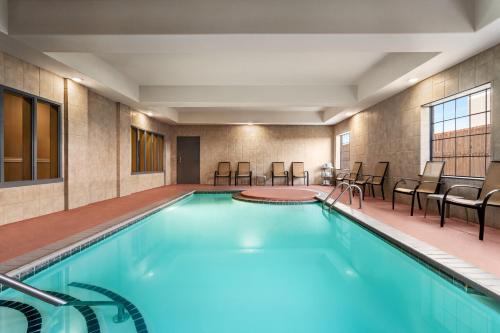 Πισίνα στο ή κοντά στο Baymont by Wyndham Wichita Falls