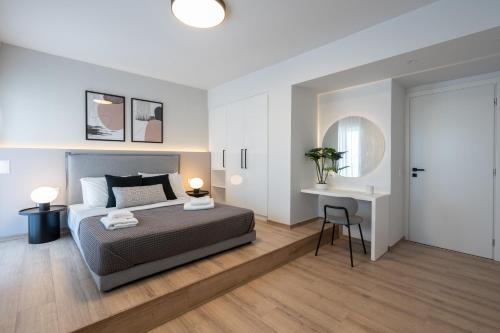 Luxury 4 Bedrooms Apartment Near Flisvos Marina