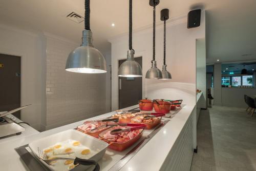 Еда / где поесть недалеко от отеля