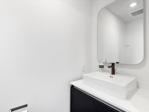 SPECIAL OFFER - Miami 2BR - 1 & Half Bath - Steps to Kaseya Center photo 9
