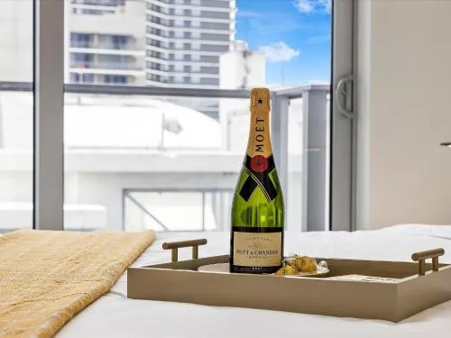 SPECIAL OFFER - Miami 2BR - 1 & Half Bath - Steps to Kaseya Center photo 1