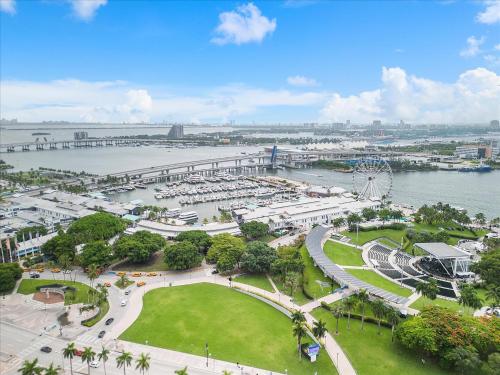 SPECIAL OFFER - Miami 2BR - 1 & Half Bath - Steps to Kaseya Center photo 51