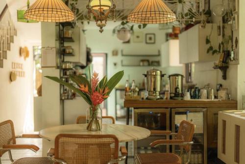 Un lugar para sentarse en Casa Botanica Hotel