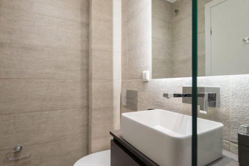 Academy Elegant Apartment #301 / Stunning Terrace