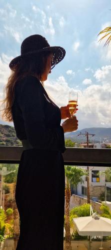 Nápoje v ubytování Lazar Lux Suites - Ammoudara
