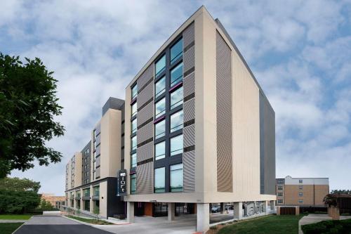 Aloft Kansas City Country Club Plaza Image