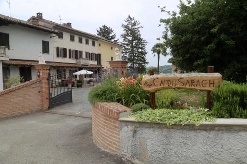 a sign for a garden in front of a building at CA' DIJ SARACH in Canelli