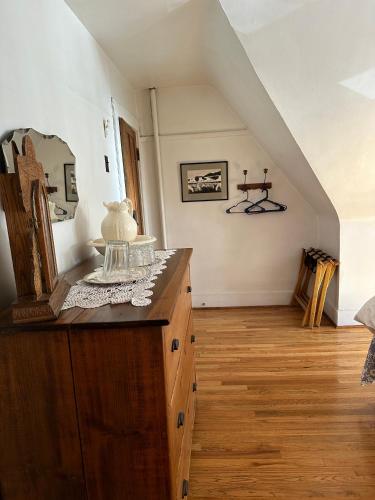 Η κουζίνα ή μικρή κουζίνα στο Gable House Bed and Breakfast Inn