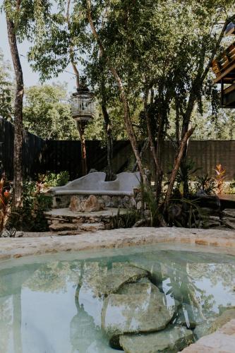 Πισίνα στο ή κοντά στο Luxury treehouse Tulum jungle /Casa Danzantes