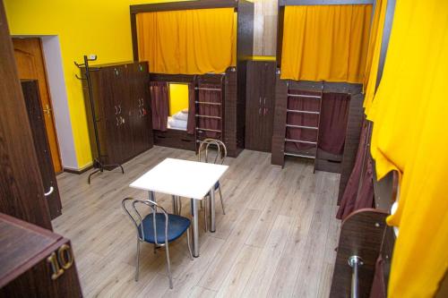 Ruang duduk di Sun City Hostel 4