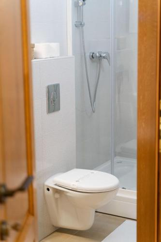 Ένα μπάνιο στο Mini Hotel RiverLux Apartments