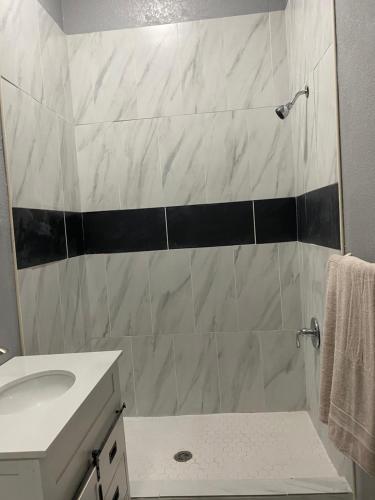 Vannituba majutusasutuses Studio near Garden of the Gods unit A - west studio