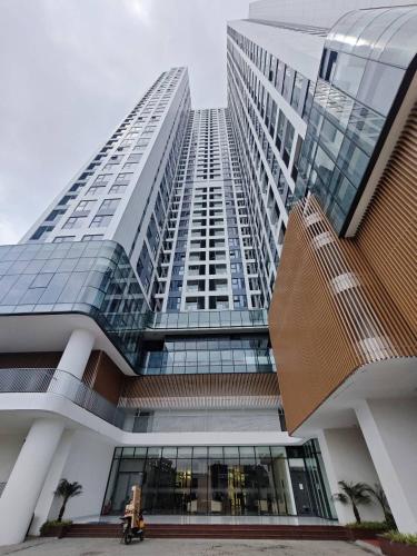 a large tall building with a lot of windows at Ấm cúng, hiện đại, tiện nghi! in Hai Phong
