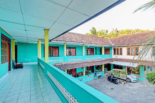 desde el balcón de un edificio en SPOT ON 92873 Losmen Parikesit, en Yogyakarta