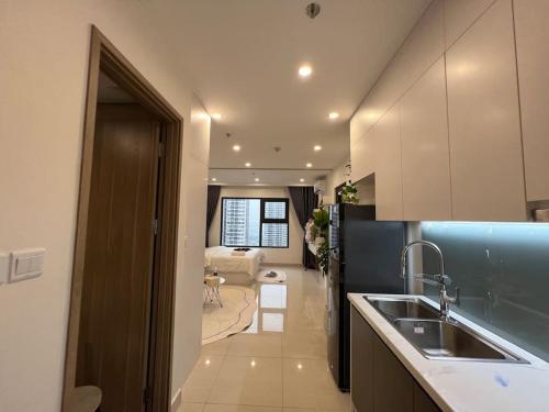 Ένα μπάνιο στο Vinhomes Smart City - Căn phòng tình yêu full tiện ích