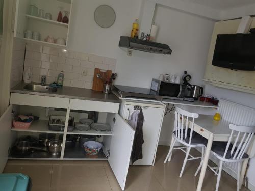 Köök või kööginurk majutusasutuses La Luna - Desi