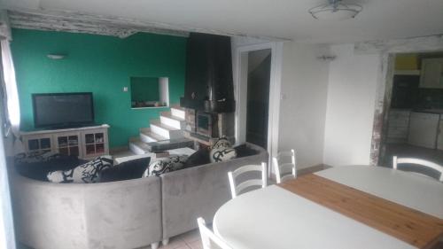 Photo de la galerie de l'établissement Gîte renové au calme 1 à 14 personnes, à La Bresse