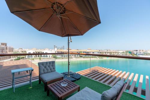 Bazén v ubytování Unified Vacation Homes-Deluxe Sea View Studio-Balcony-Parking-20 nebo v jeho okolí