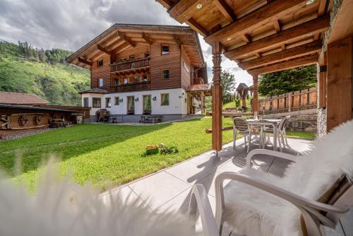 Κήπος έξω από το Der Ortnerhof - Hotel & Reiterhof