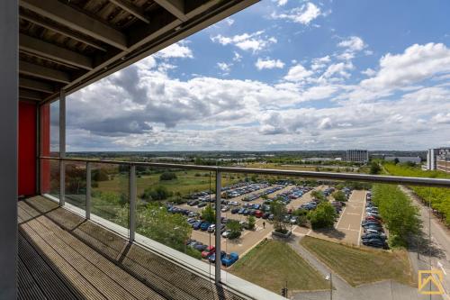 Φωτογραφία από το άλμπουμ του Amazing view 2 bed, free parking By Valore Property Services σε Milton Keynes