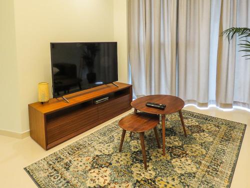 Gorgeous 2 Br in Paramount