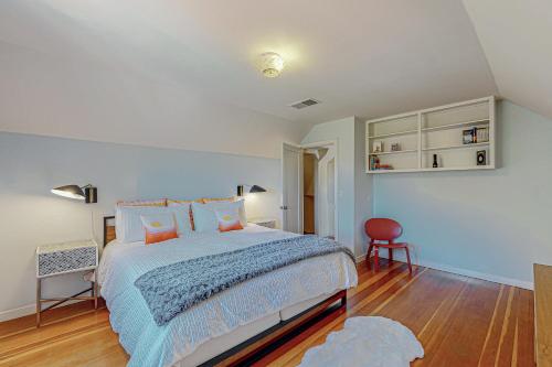 Ένα ή περισσότερα κρεβάτια σε δωμάτιο στο Fitch Mountain Cabin