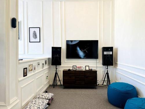 Afbeelding uit fotogalerij van Skyline BlueDome Villa Ciwidey in Ciwidey