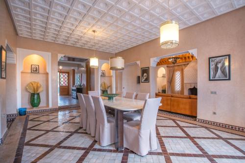Un lugar para sentarse en Janat Al Atlas Resort & Spa