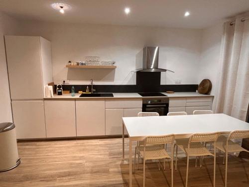 Bel appartement climatisé 2 chambres à 20m du Vieux-Port