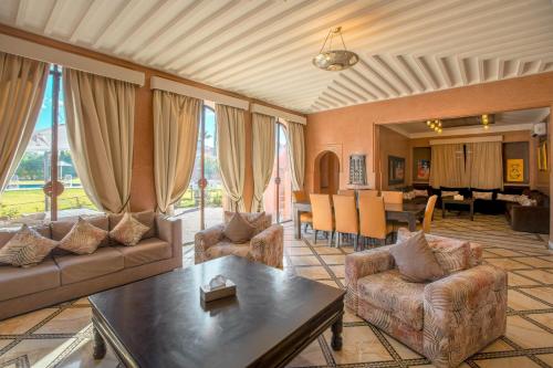 Un lugar para sentarse en Janat Al Atlas Resort & Spa