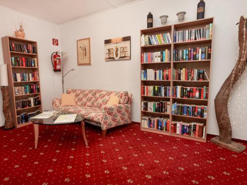 Perpustakaan di hotel