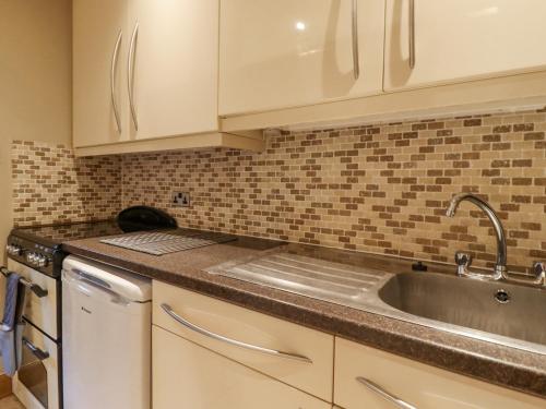 A kitchen or kitchenette at Rough Bank Barn