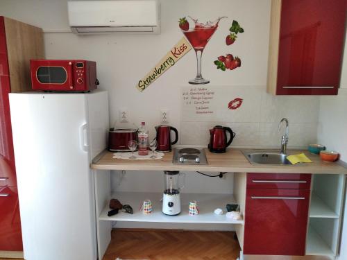 Fotografie z fotogalerie ubytování Apartments LukaS v destinaci Tisno