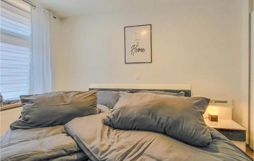 Posteľ alebo postele v izbe v ubytovaní Cozy Apartment In Thale With Wifi
