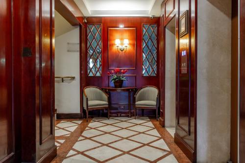 Un lugar para sentarse en Lancaster Hotel by Castelo Itaipava