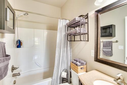 Gallery image of Kid-Friendly Pasco Farmhouse with Playset, Game Room in Richland