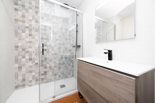 Et badeværelse på Beach flat with terrace