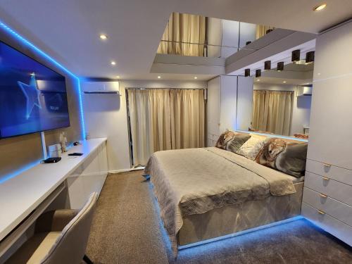 TV a/nebo společenská místnost v ubytování Apartment Linda Spa